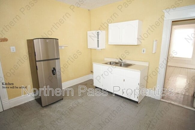 Building Photo - 219 W Rio Grande Ave