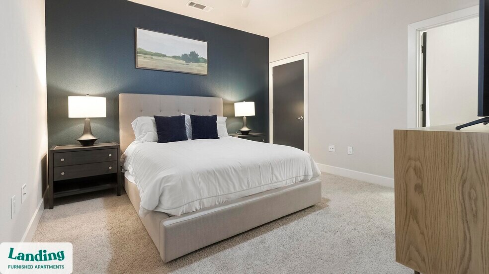 Building Photo - 1415 N Main Ave