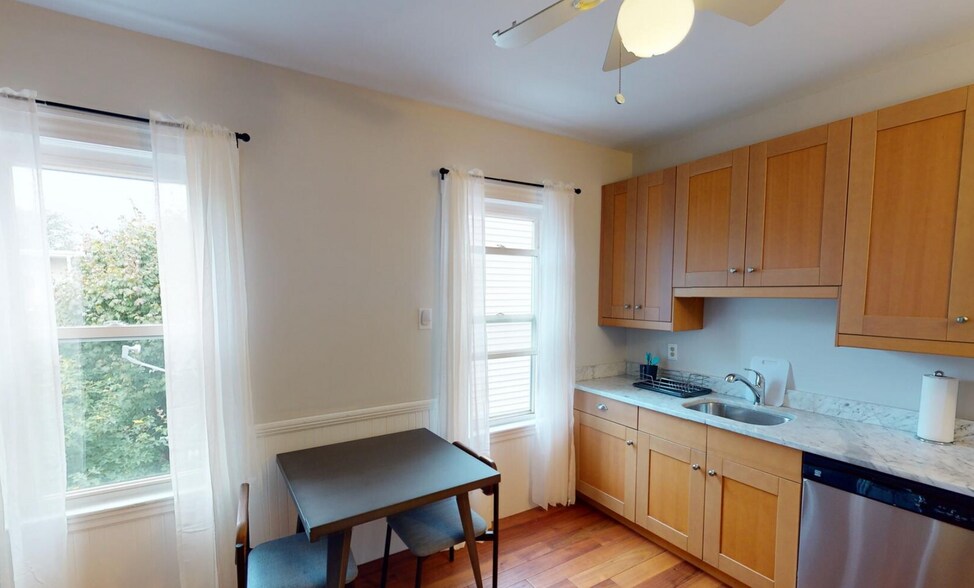 Primary Photo - 26 Taft St