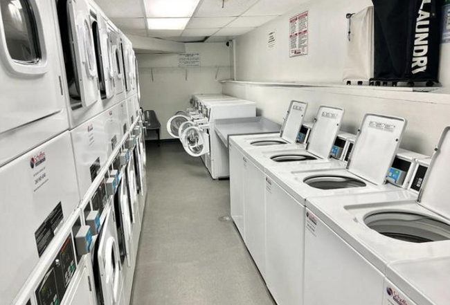 Washer/dryer area - 1311 Delaware Ave SW