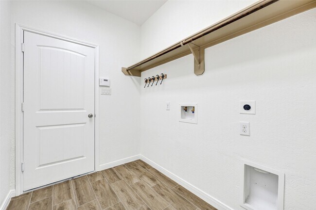 Building Photo - 31 Hearthwick Rd