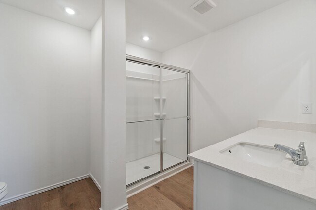 Building Photo - Edmond Rental