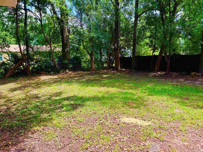 Building Photo - 412 E Magnolia Dr