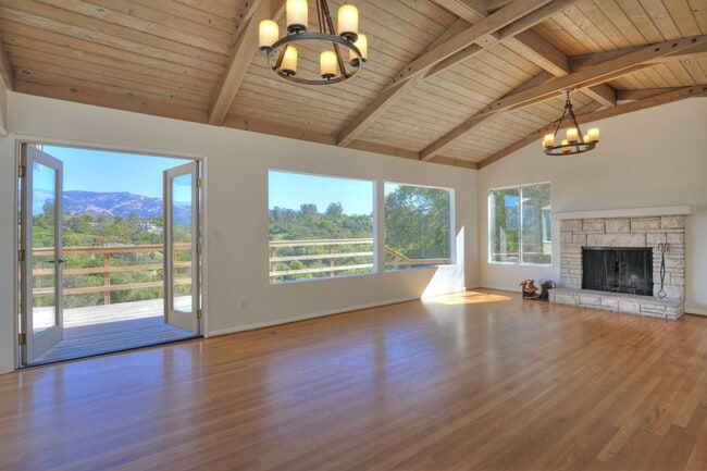 Building Photo - Peaceful Hope Ranch Living