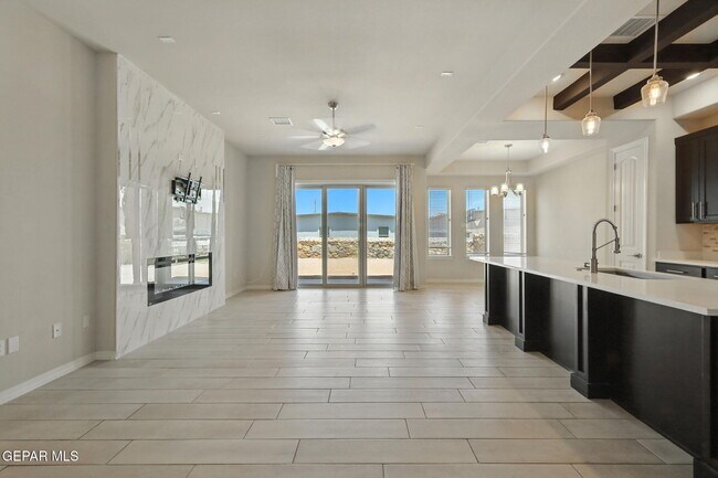 Building Photo - 14937 Tierra Mirage Ave