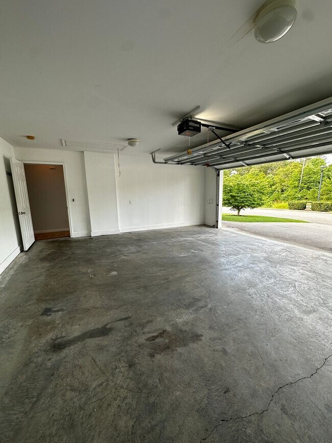 Building Photo - 1643 Wood Song Ln