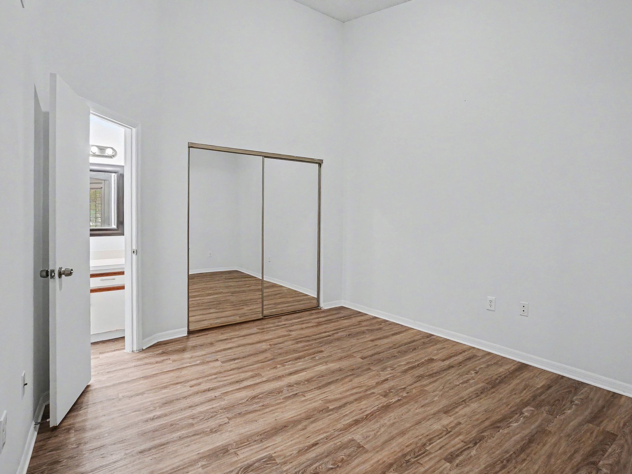 Building Photo - 437 Fountainhead Cir