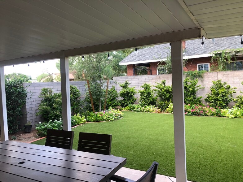 Building Photo - 1102 E Palm Lane