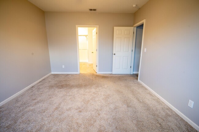 Building Photo - 1401 SE Portillo Rd