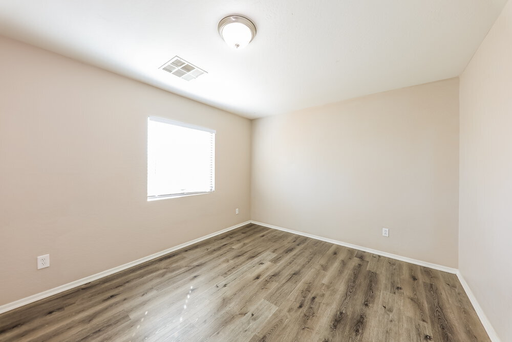 Building Photo - 591 S 167th Dr