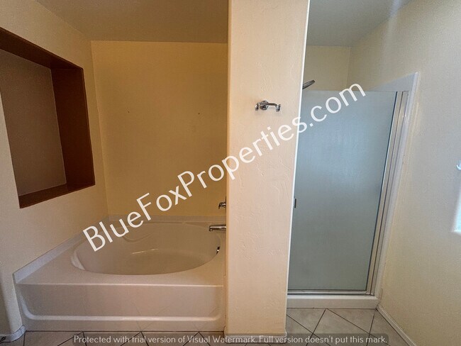 Building Photo - 7135 S Oakbank Dr