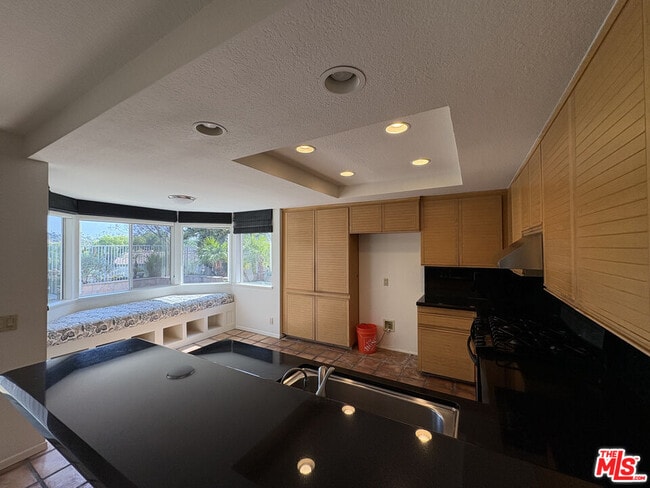 Building Photo - 24715 Cll Largo