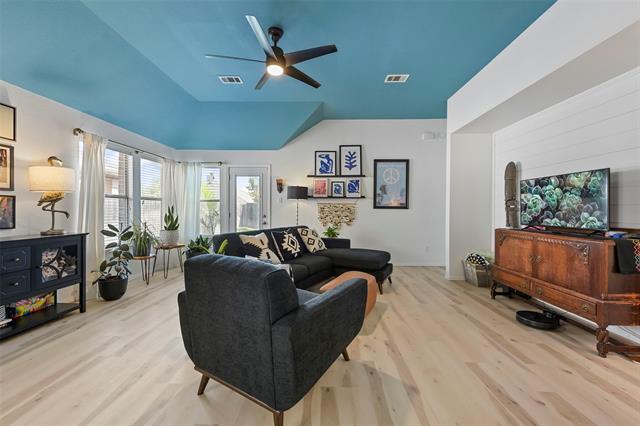 Building Photo - 508 Hackberry Dr