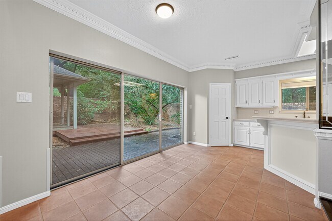 Building Photo - 901 Longmire Rd