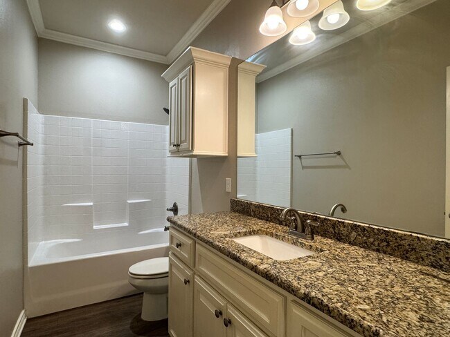 Building Photo - 3925 Old Omen Rd