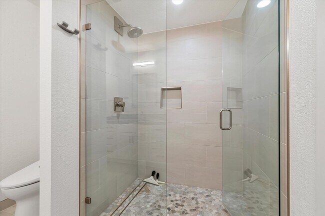 Building Photo - Hamilton Place Townhome
