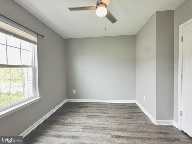 Building Photo - 106 Notions Ct