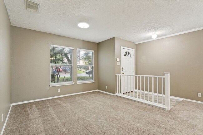 Building Photo - 3-BEDROOM HOME IN GUILBEAU PARK