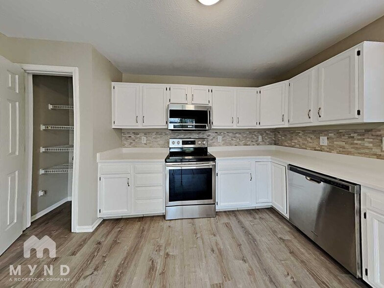 Building Photo - 105 W Carolina St