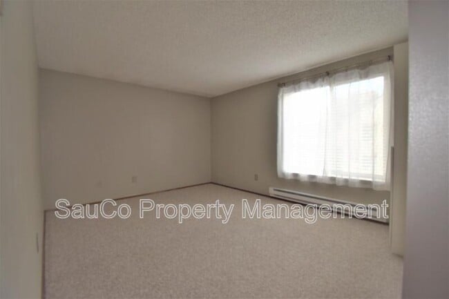 Building Photo - 9964 SW Trapper Terrace