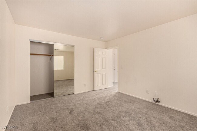 Building Photo - 10396 Midseason Mist St