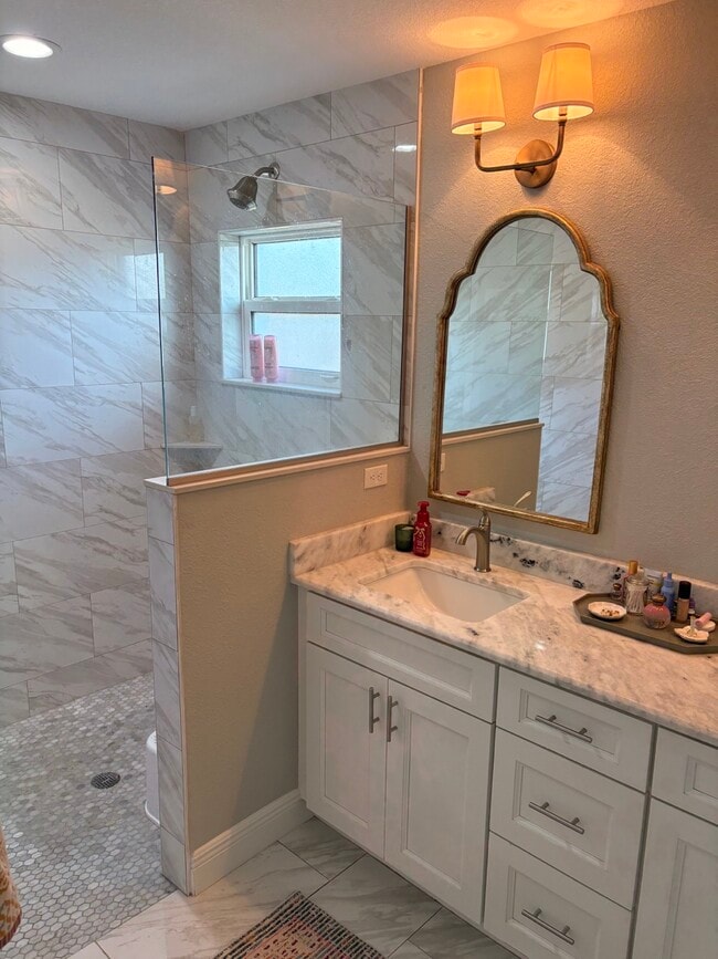 Building Photo - 7087 Strafford Oaks Dr