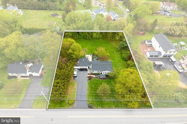 Building Photo - 70 Level Rd