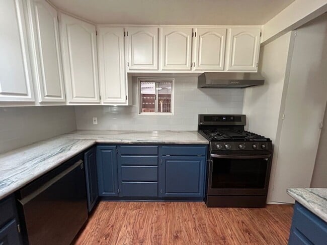 Building Photo - Charming 4 Bedroom, 2 Bath Home in Novato ...