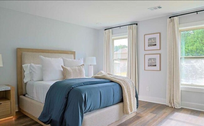 Building Photo - 2184 Skye Isles Pass SE