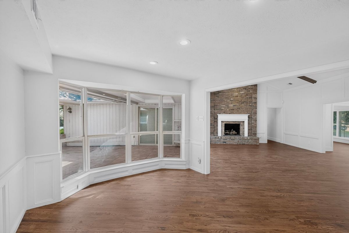 Building Photo - 6911 Gateridge Dr