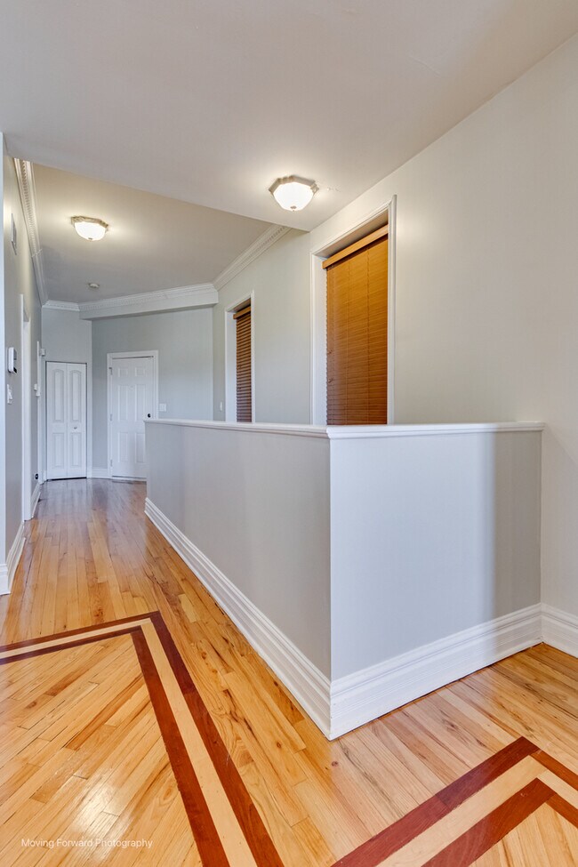 Building Photo - 4852 S Prairie Ave