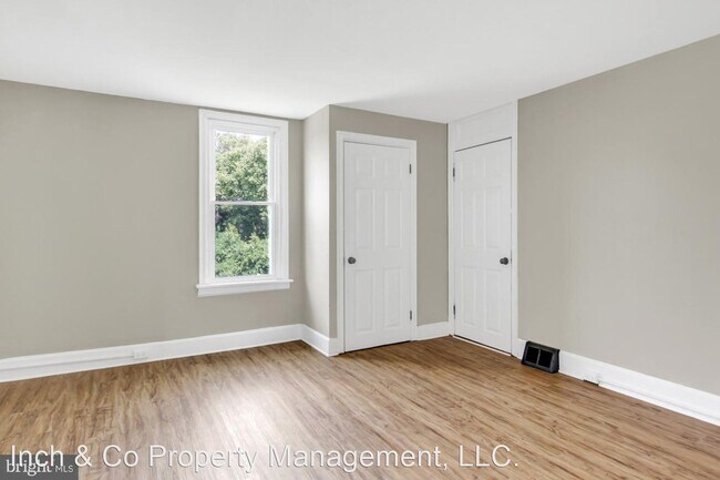 Building Photo - 4 br, 1 bath House - 461 Highland Street W...