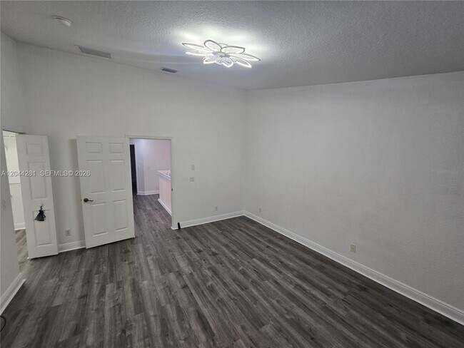 Building Photo - 9738 Darlington Pl