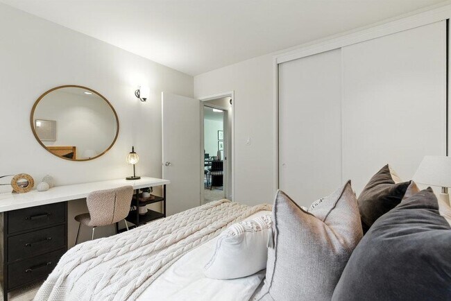 Building Photo - 2601 College Ave