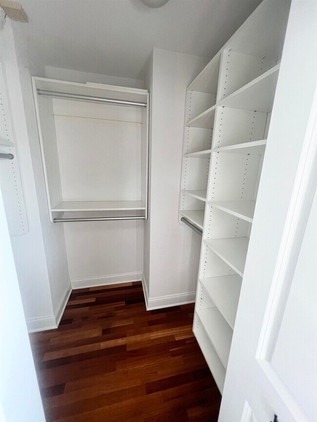 Building Photo - 700 1st St