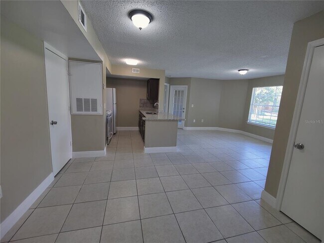 Building Photo - 445 Fountainhead Cir