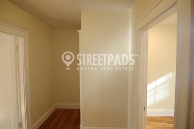 Building Photo - 1 bedroom in Boston MA 02135