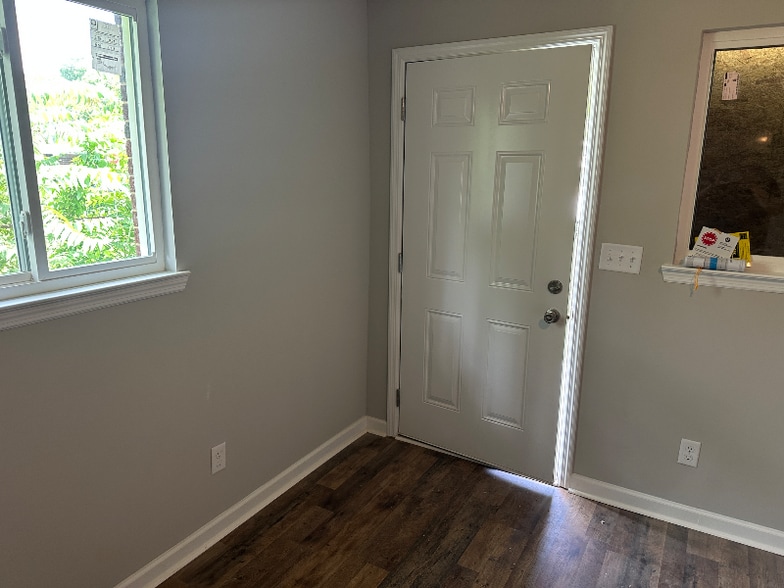 Building Photo - 2004 Garfield St