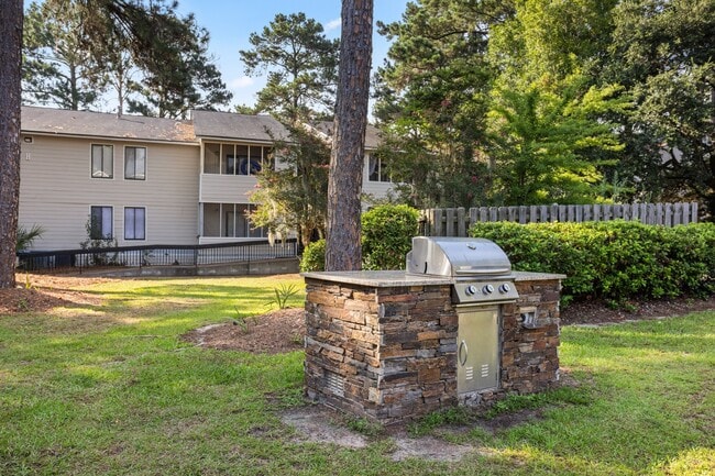 Building Photo - River Crossing Apartments
