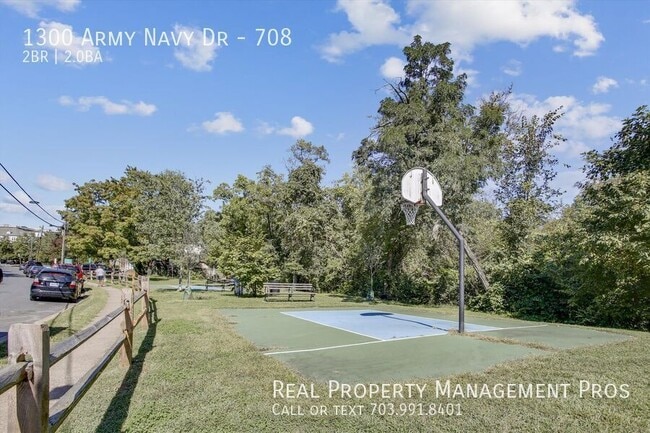 Building Photo - 1300 Army Navy Dr