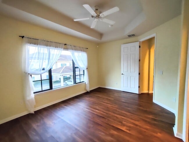 Building Photo - 300 Via Castilla