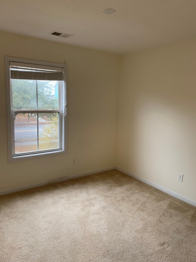 Building Photo - 1800 Lake Carolina Dr