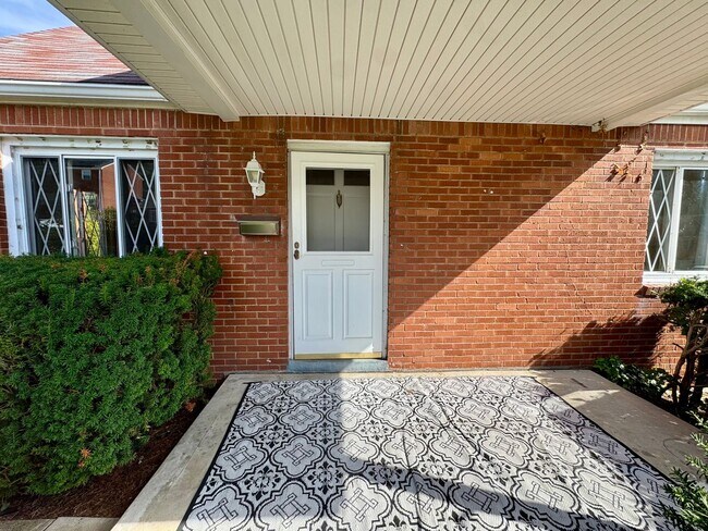 Building Photo - 1076 Thornwood Dr