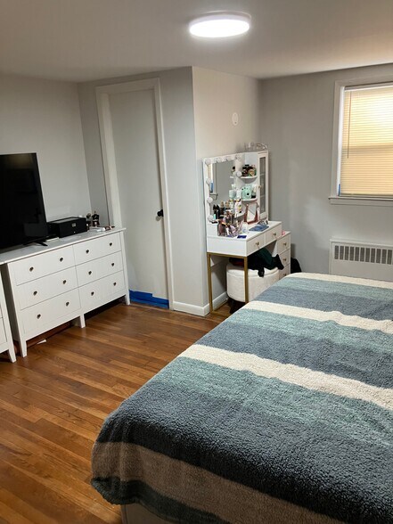 Building Photo - 106 Prospect St