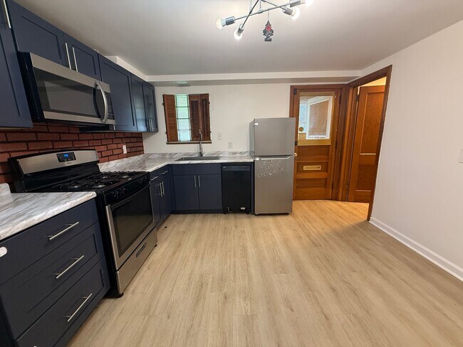 Building Photo - Updated Home - West Mifflin