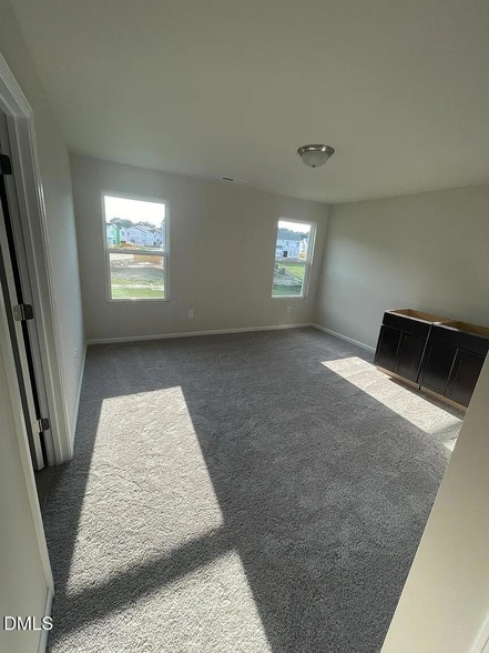 Building Photo - 930 Field Ivy Dr