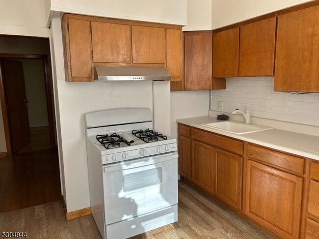 Building Photo - 192 Kearny Ave