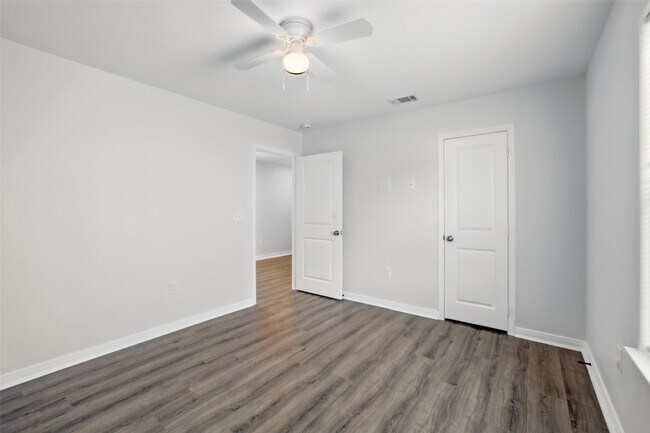 Building Photo - 16884 Kempwood