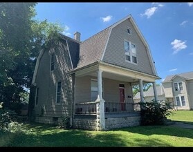 Building Photo - NEW LISTING!! 3 Bedroom 1 Bath