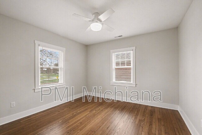 Building Photo - 314 E Angela Blvd